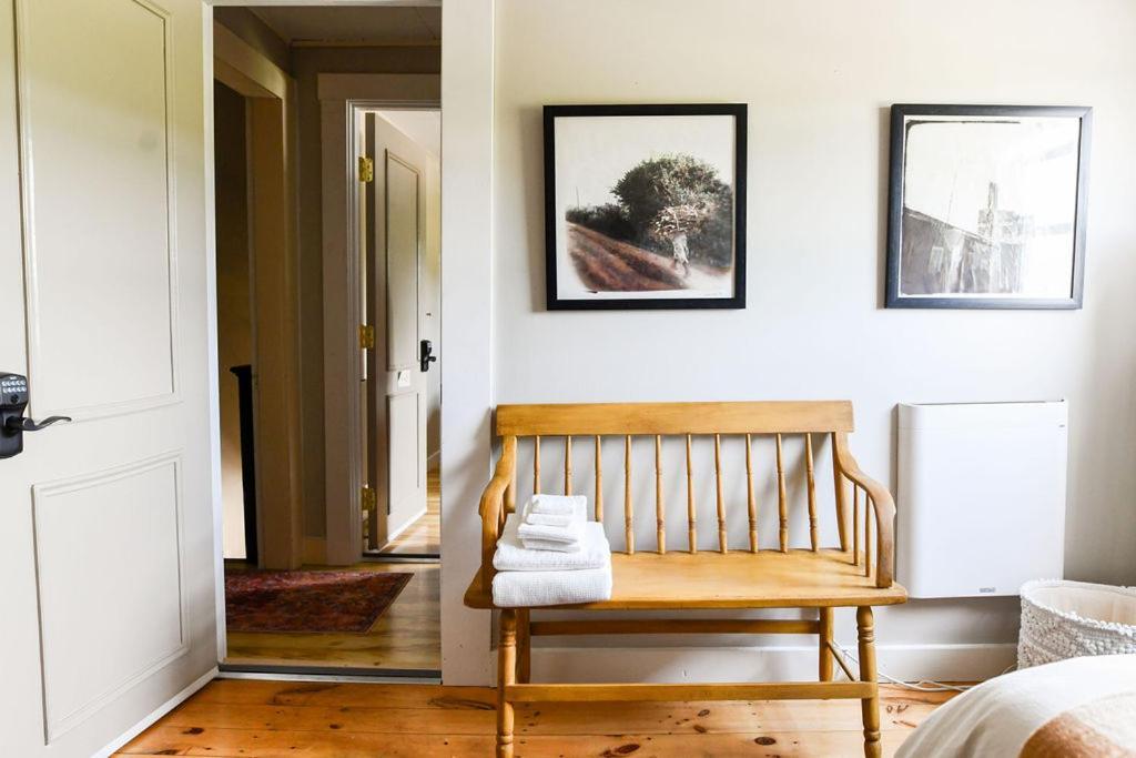 Craftsbury Farmhouse Екстериор снимка