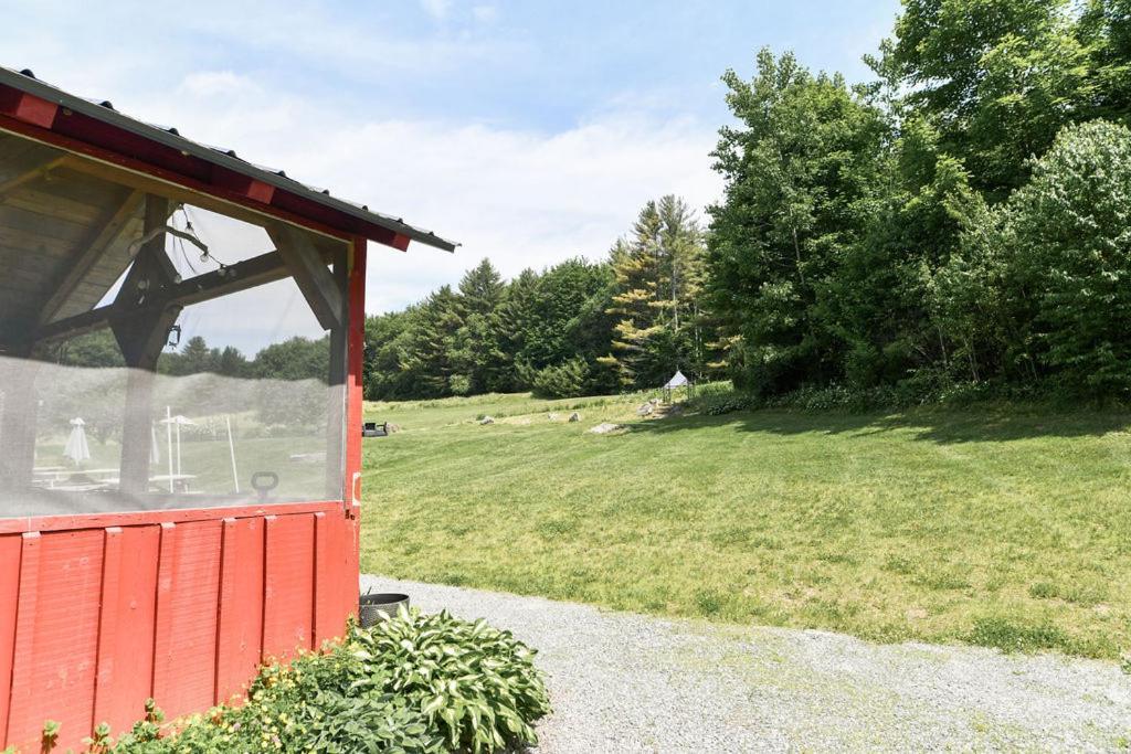 Craftsbury Farmhouse Екстериор снимка